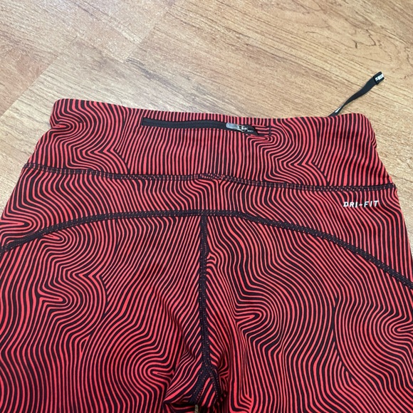 Nike Epic Run Zen Capri Leggings -S- - Picture 5 of 5